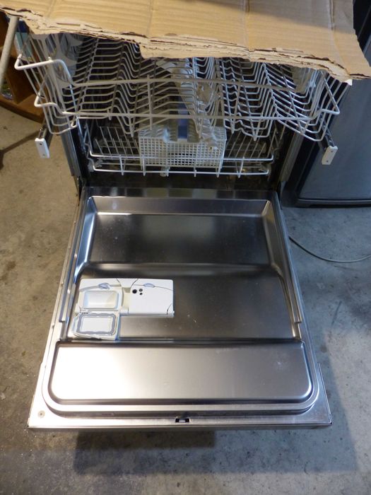 Máquina de lavar loiça whirlpool como nova