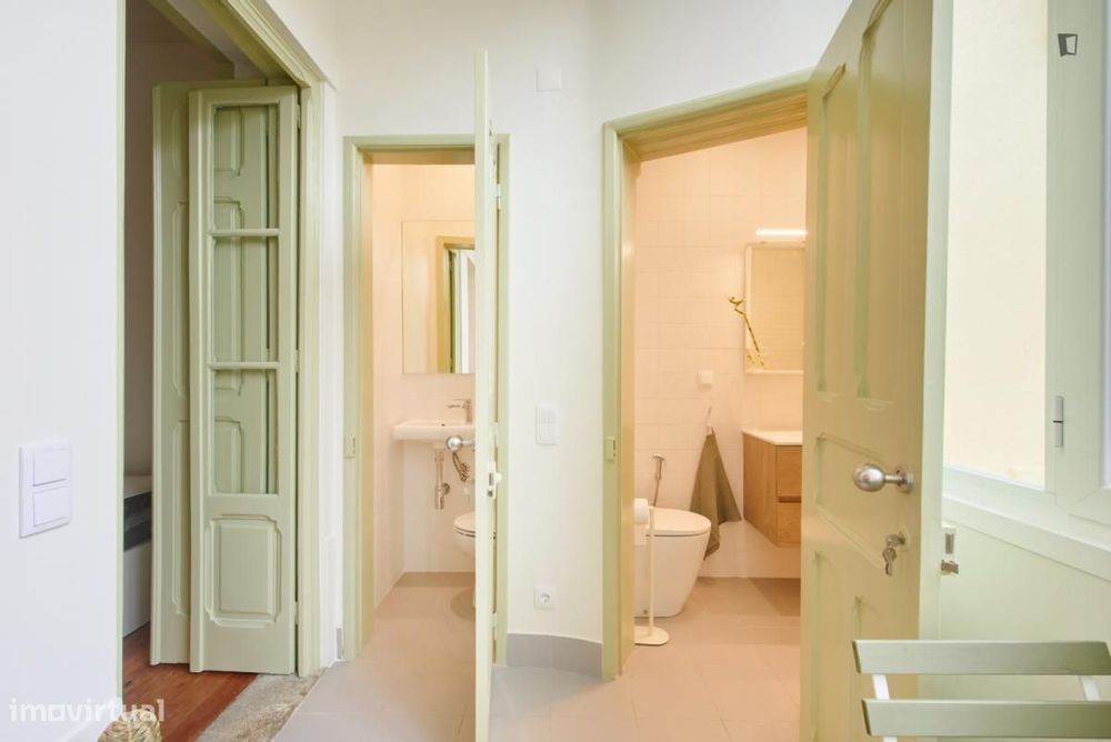 Quarto - localizado em Alcântara Lisbon