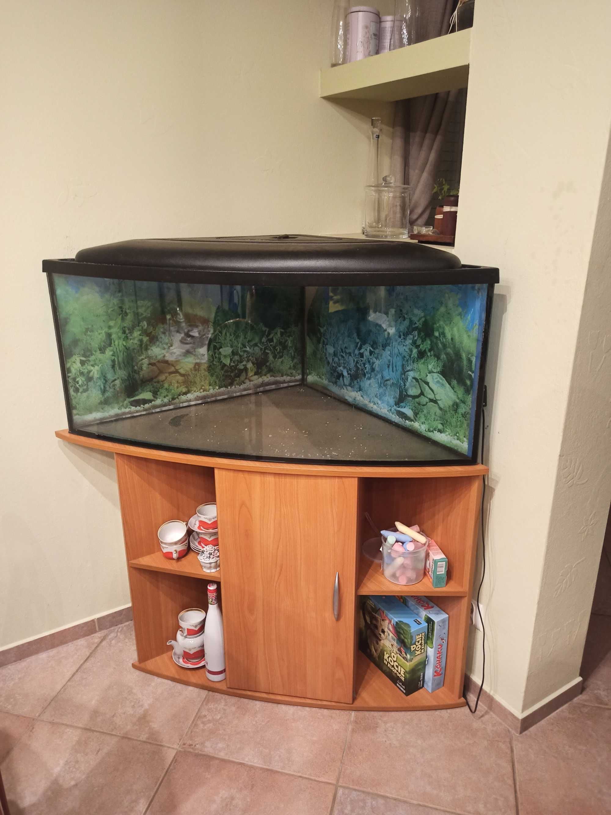 Aquarium z szafką