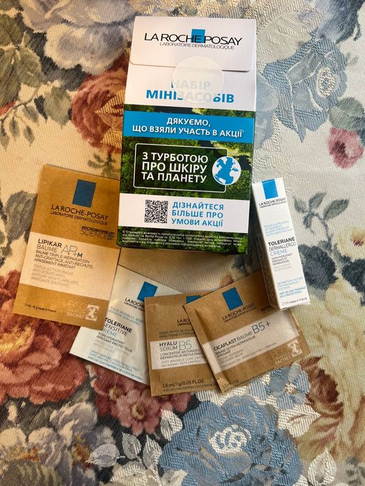 LA ROSHE-POSAY набір пробників / мініатюр для обличча та тіла