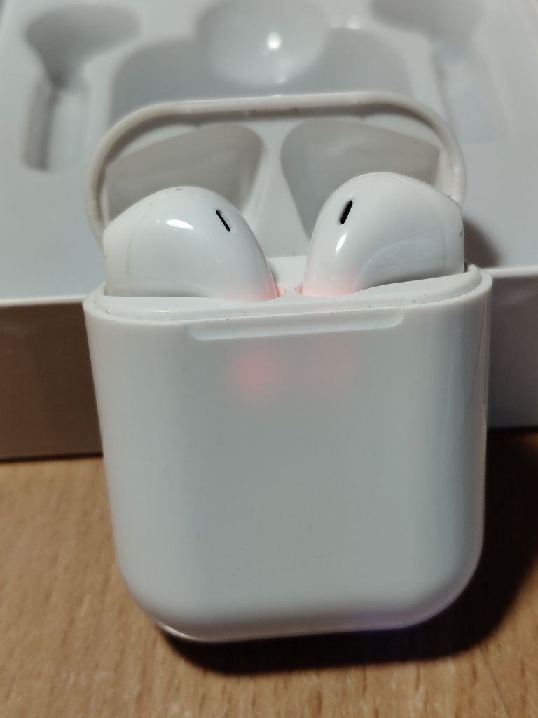 Бездротові навушники AirPods TWS i12, модернізовані
Підключаються до п
