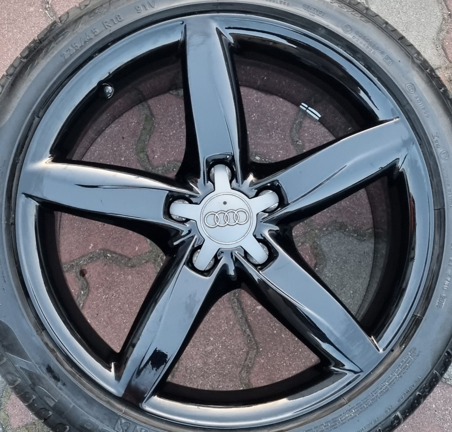 Felgi z oponami letnimi 18 cali 5x112 ET47 Oryginalne Audi A3 A4 A6 8K