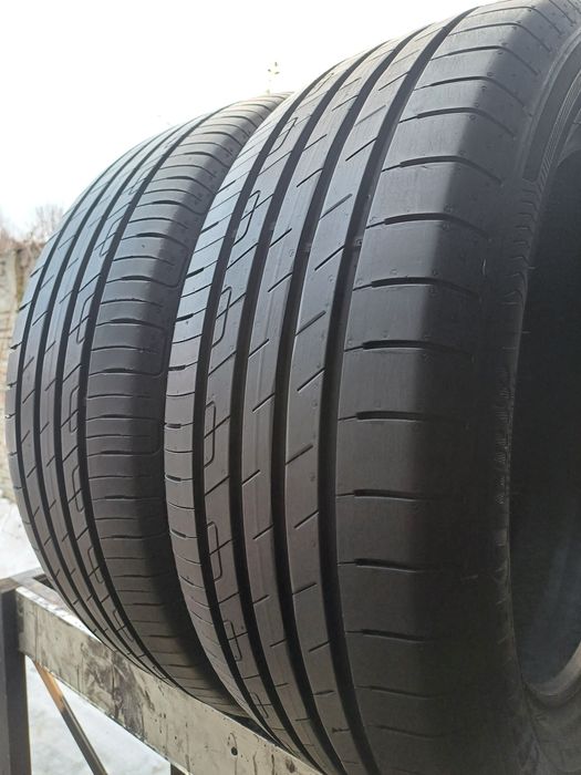 215/55/18 Sprzedam parę opon letnich Goodyear