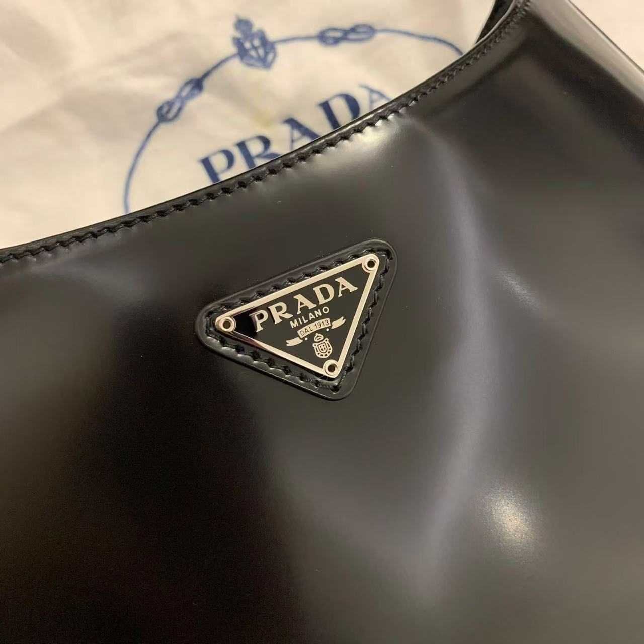 Bolsa de couro Prada, de ombro e mão