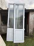 Portas aluminio com vidros duplos.