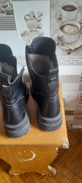 Продам зимние ботинки.