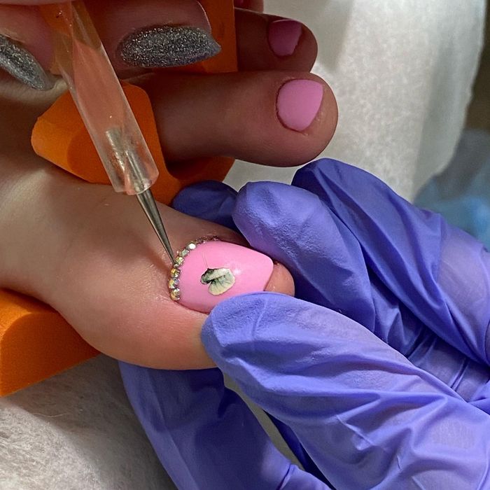 Курс манікюру,педикюру,нарощування нігтів