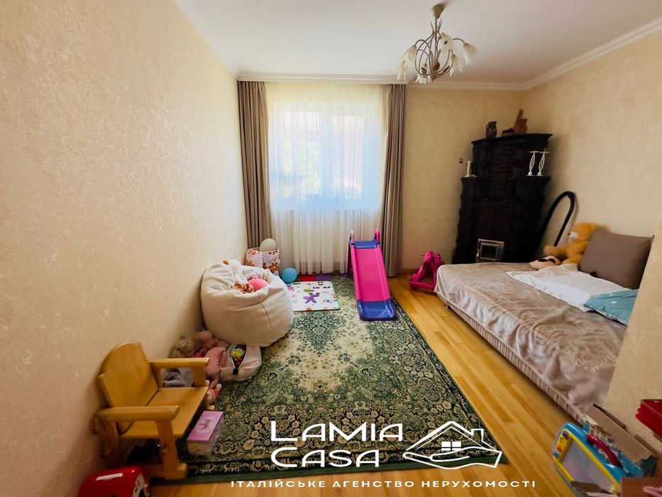Продаж 3 кімнатноі квартири 167 м кв ближня роша
