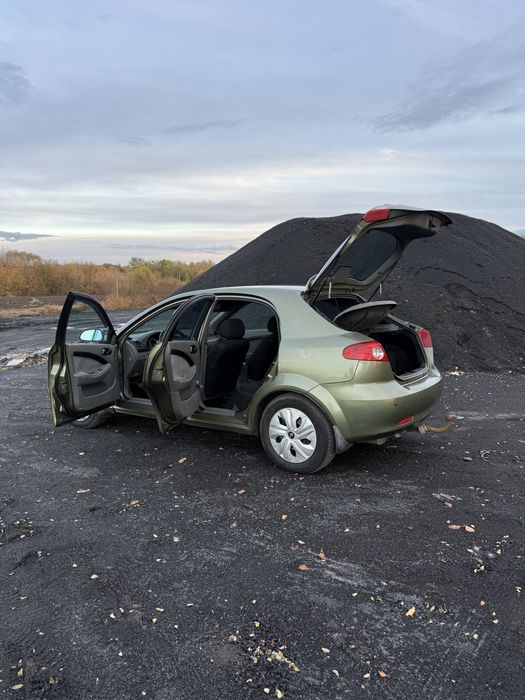 Авто Chevrolet Lacetti SX газ/бенз