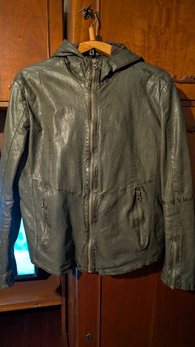 Продам чоловічу шкіряну куртку