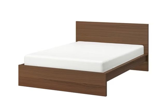 Ikea Malm rama łóżka wysoka 140x200 brązowa bejca okleina jesionowa