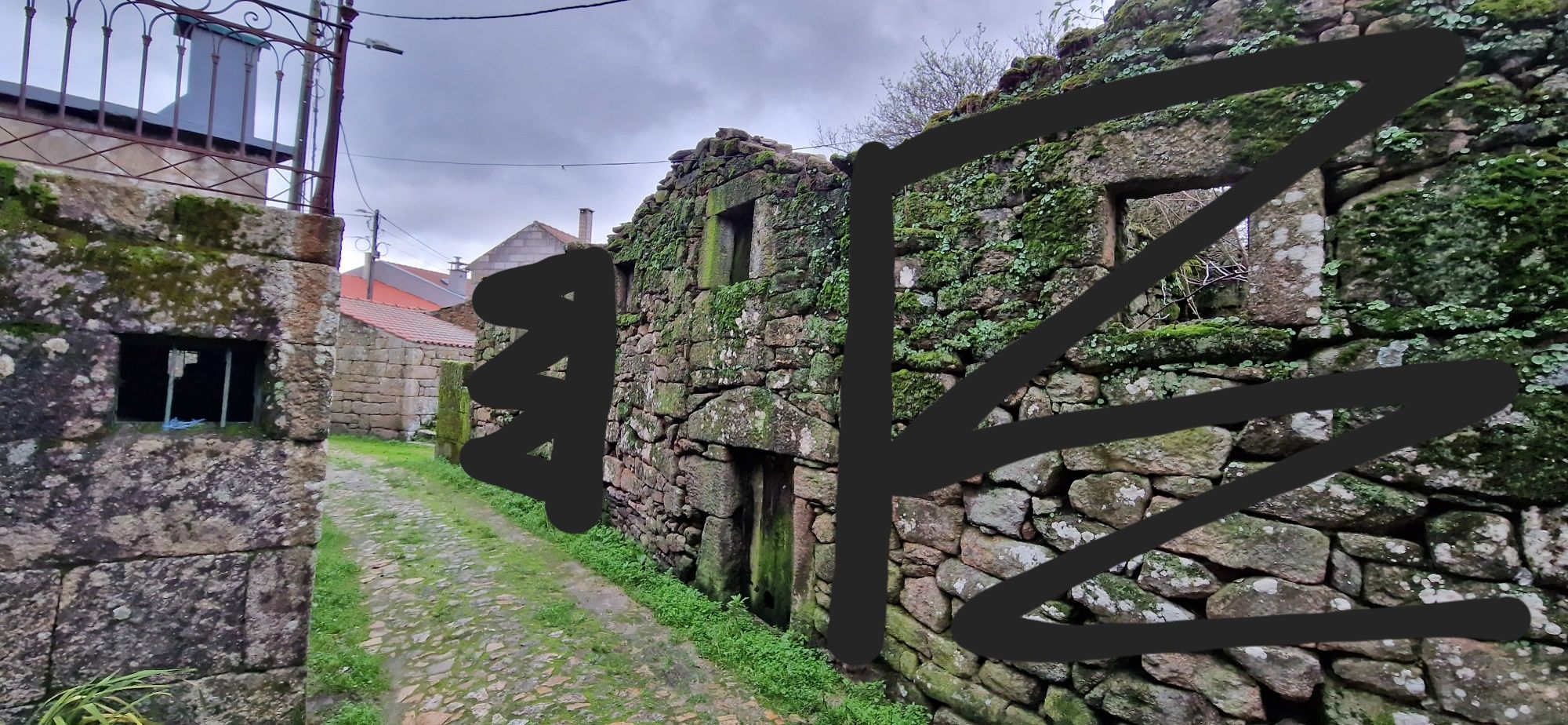 Casa em pedra ruínas