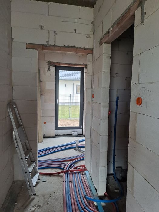 Usługi elektryczne – KinMar Construction | Profesjonalny elektryk