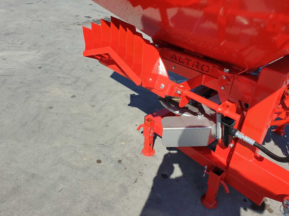 Rozsiewacz do nawozów ALTRO RN 600 / RN 800