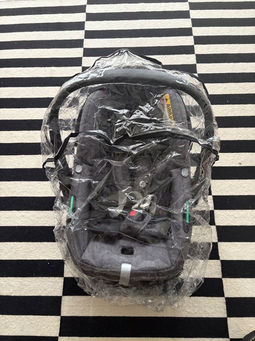 Conjunto Maxi-Cosi Cadeira+ Carrinho bebé + Isofix + Espreguiçadeira