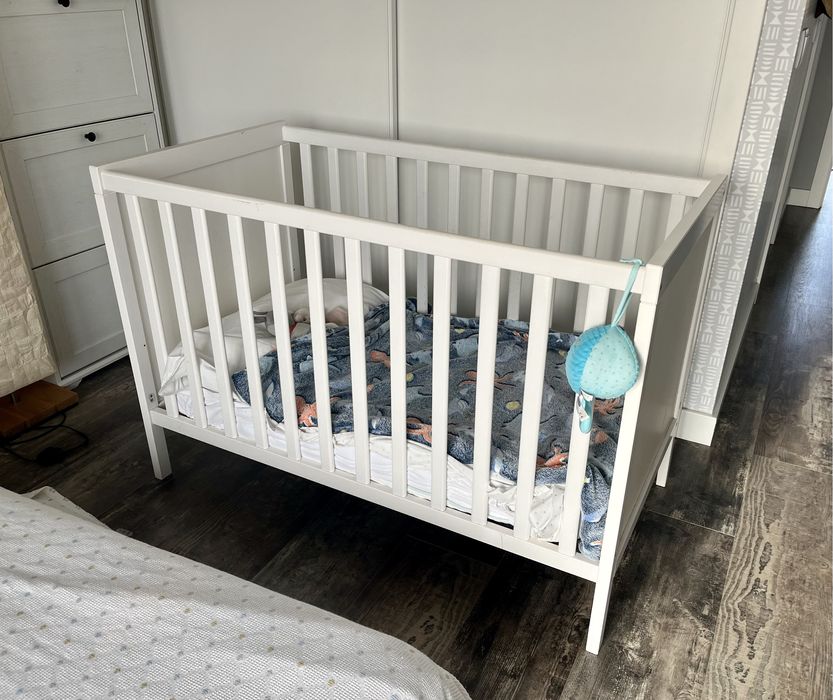 Berço + colchão IKEA usados a preço incrível