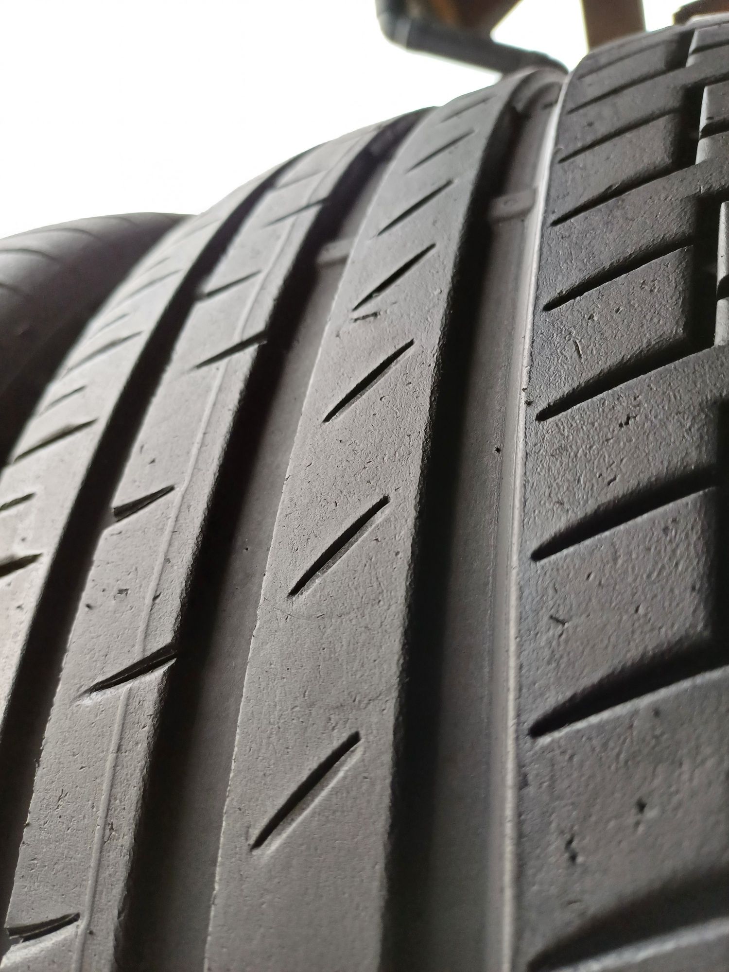 225/55/17 Sprzedam parę opon letnich Continental premiumcontact 6