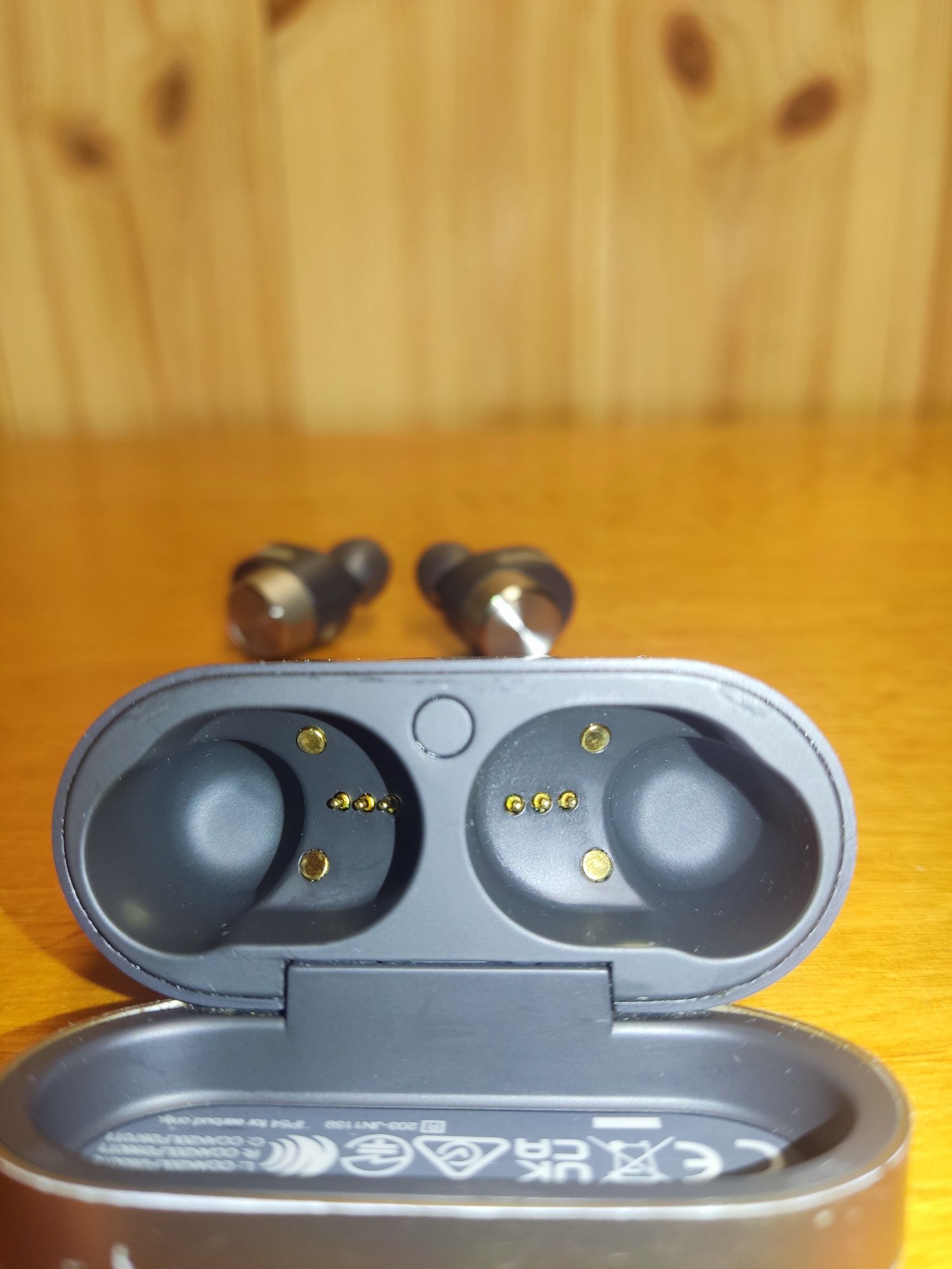 Bowers & Wilkins pi7