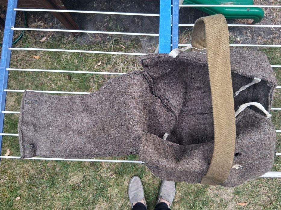 Wojskowa-PRL- ochronna torba filcowa na akumulator