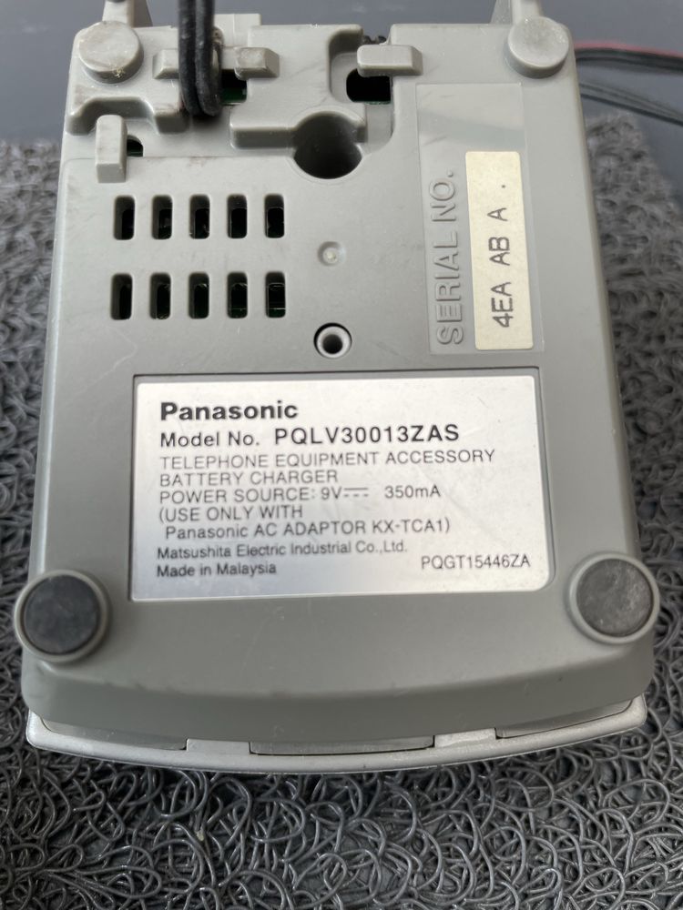 Telefon stacjonarny Panasonic z dwiema słuchawkami