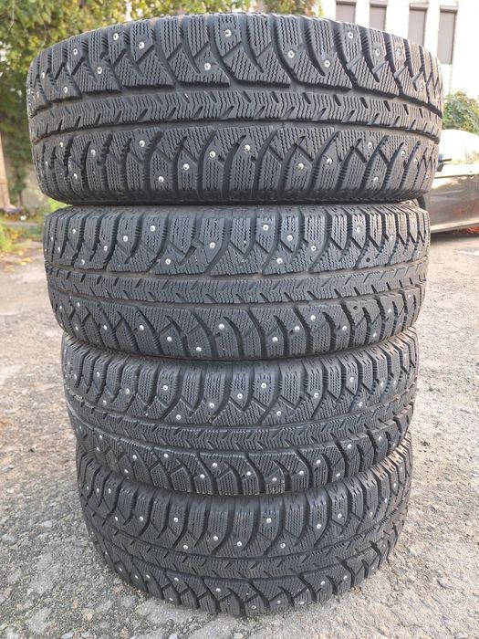Продам зимову гуму 185/65R15"Bridgestone"