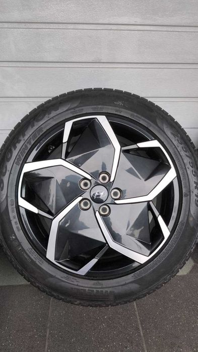 Koła 19" Hyundai Santa Fe IONIQ 5 5x114,3 opony zima 235/55/19(OL2000)