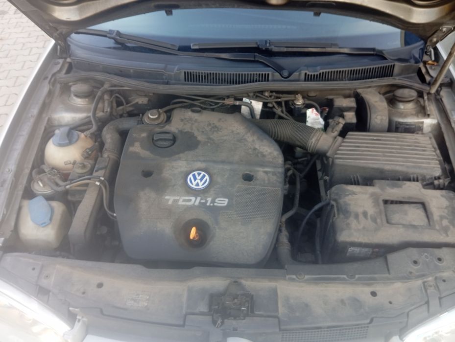 Sprzedam Golfa 4 1.9 90 koni pancerny