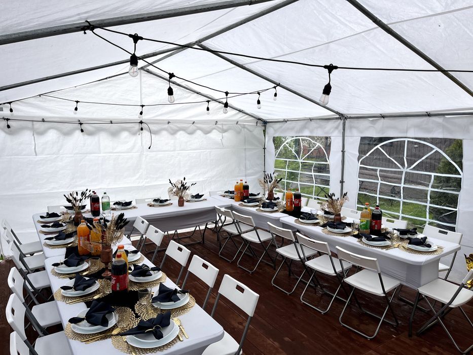 Wynajem namiotów i hal imprezowych z wyposażeniem stoły krzesła i inne