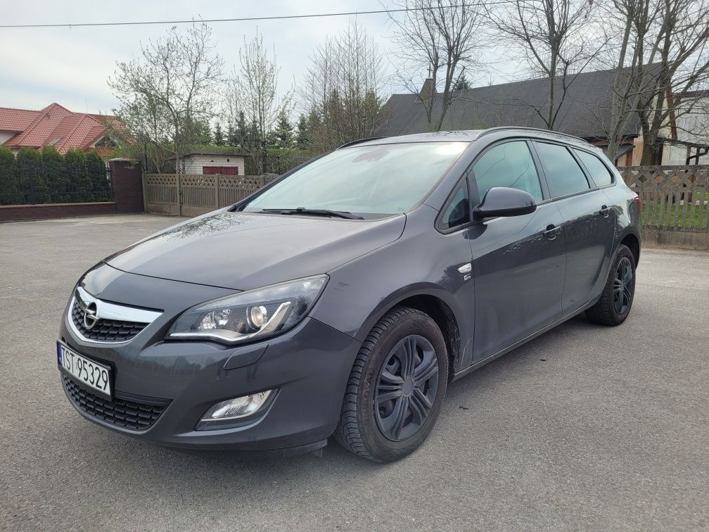 Opel Astra Benzyna