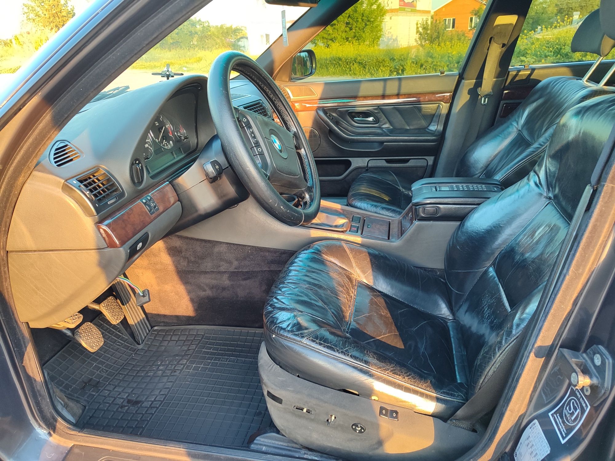 BMW E38 1996 2.8