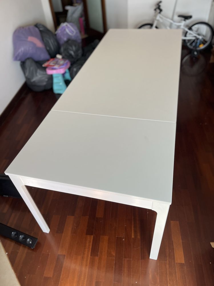Mesa de Madeiea Extensível IKEA