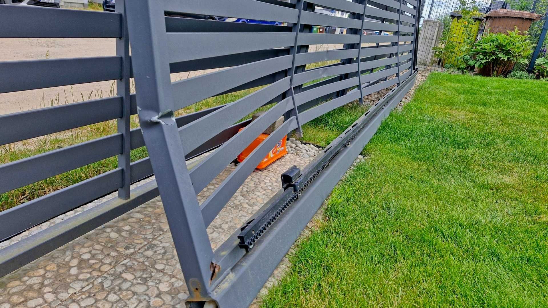 Brama przesuwna Polbram Brava 400 x 150 cm, lewa, uszkodzona