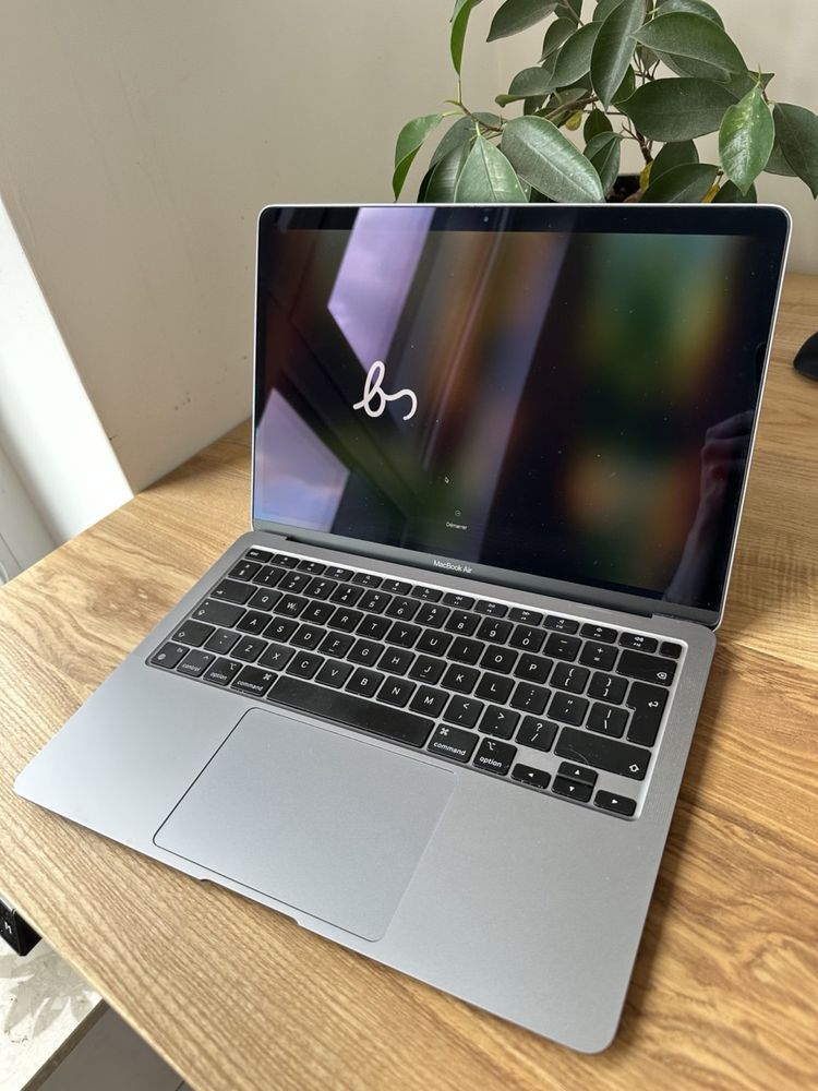 MacBook Air M1 (2020), 8 GB RAM, 256 GB SSD