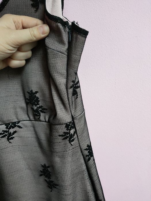 Dopasowana sukienka Mohito XS 34 koronka czarna siateczka na ramiączka