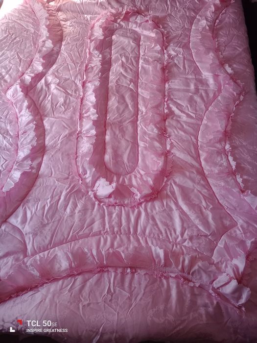 Edredom para cama de casal em muito bom estado.