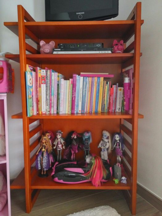 Quarto de criança da bebe confort em madeira maciça cor cerejeira