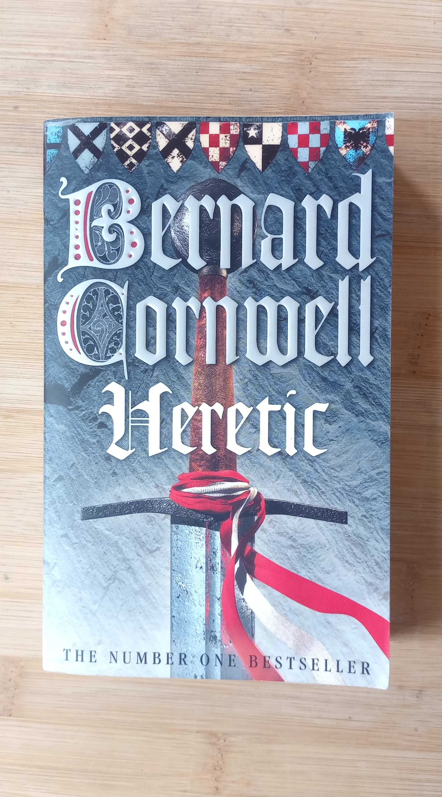 Heretic / The Bloody Ground - Bernard Cornwell