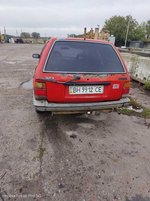 Продається мазда 323