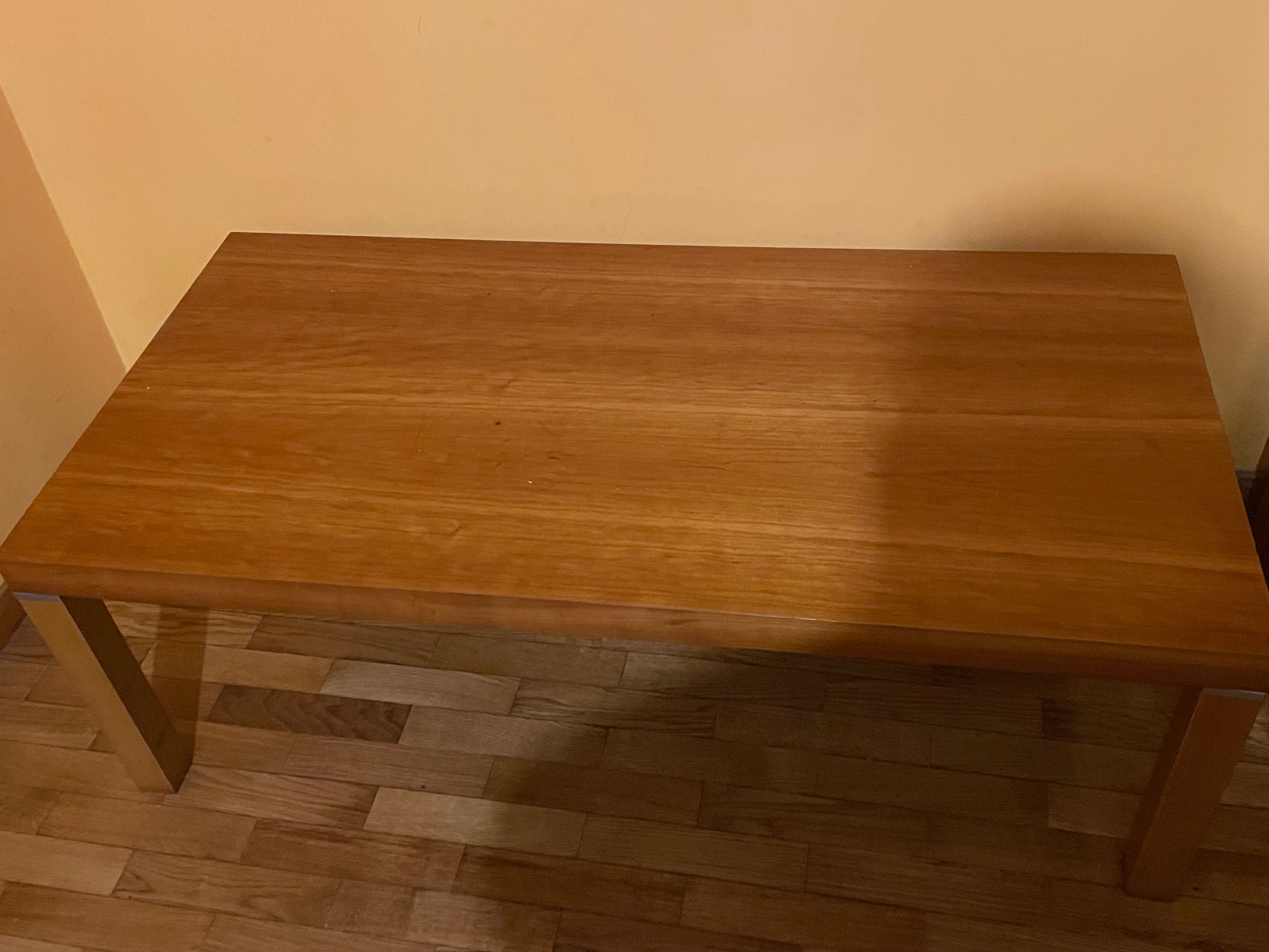 Mesa de sala de nogueira