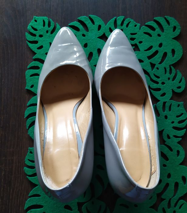 Buty na obcasie, szare szpilki