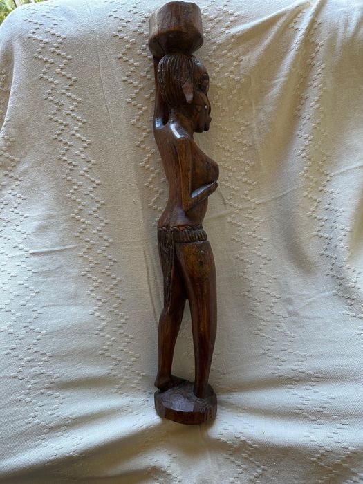 Estátua africana pau preto