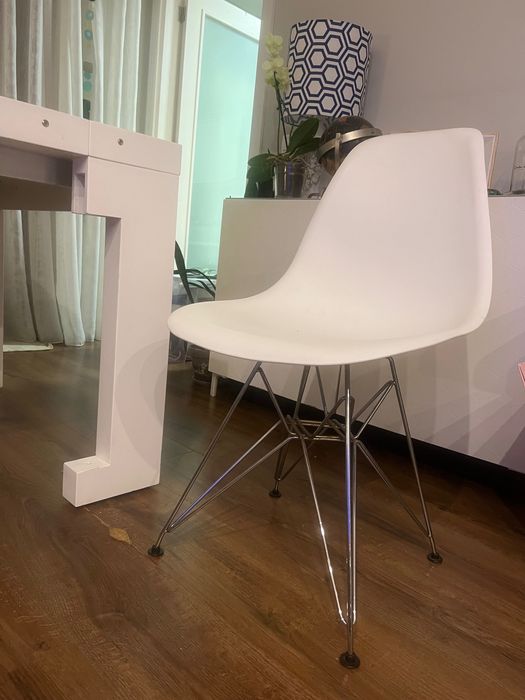 Mesa e 4 cadeiras Eiffel