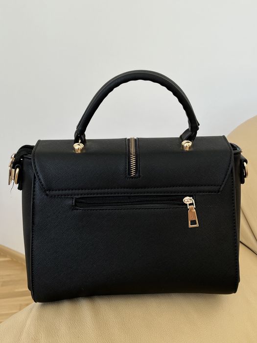 Чорна жіноча сумка