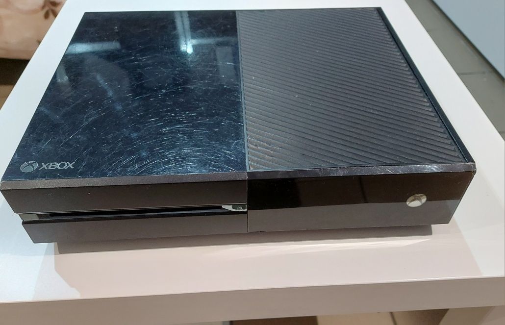 Konsola Xbox One 500 gb + pad
