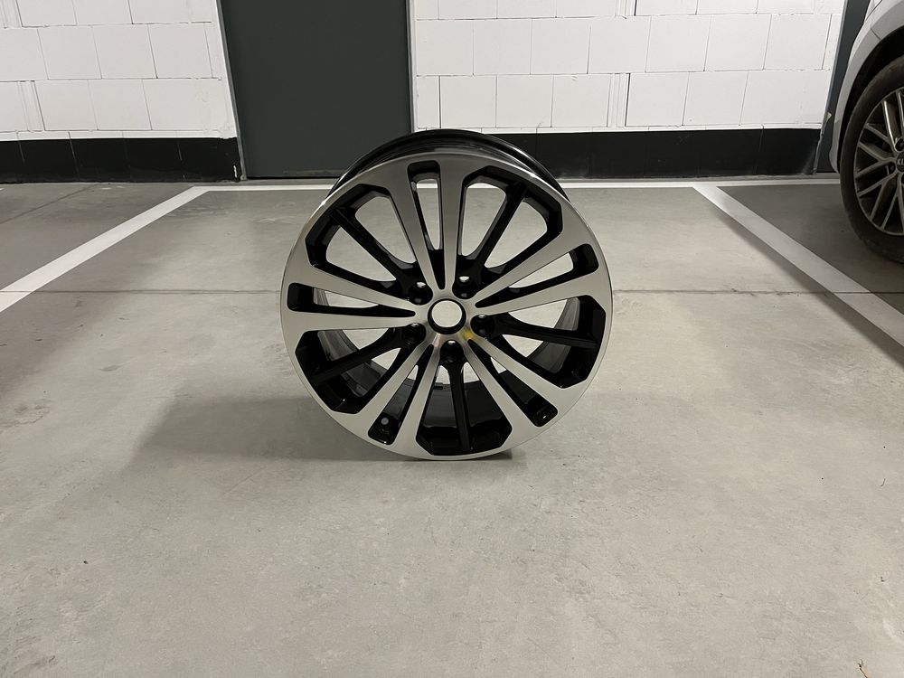 Felga Opel Insignia B 18” OP103 dwukolorowa - czarna