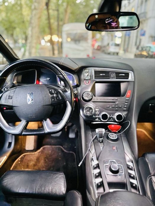 Citroen DS5 2.0 HDI Hibrido com estofos em pele