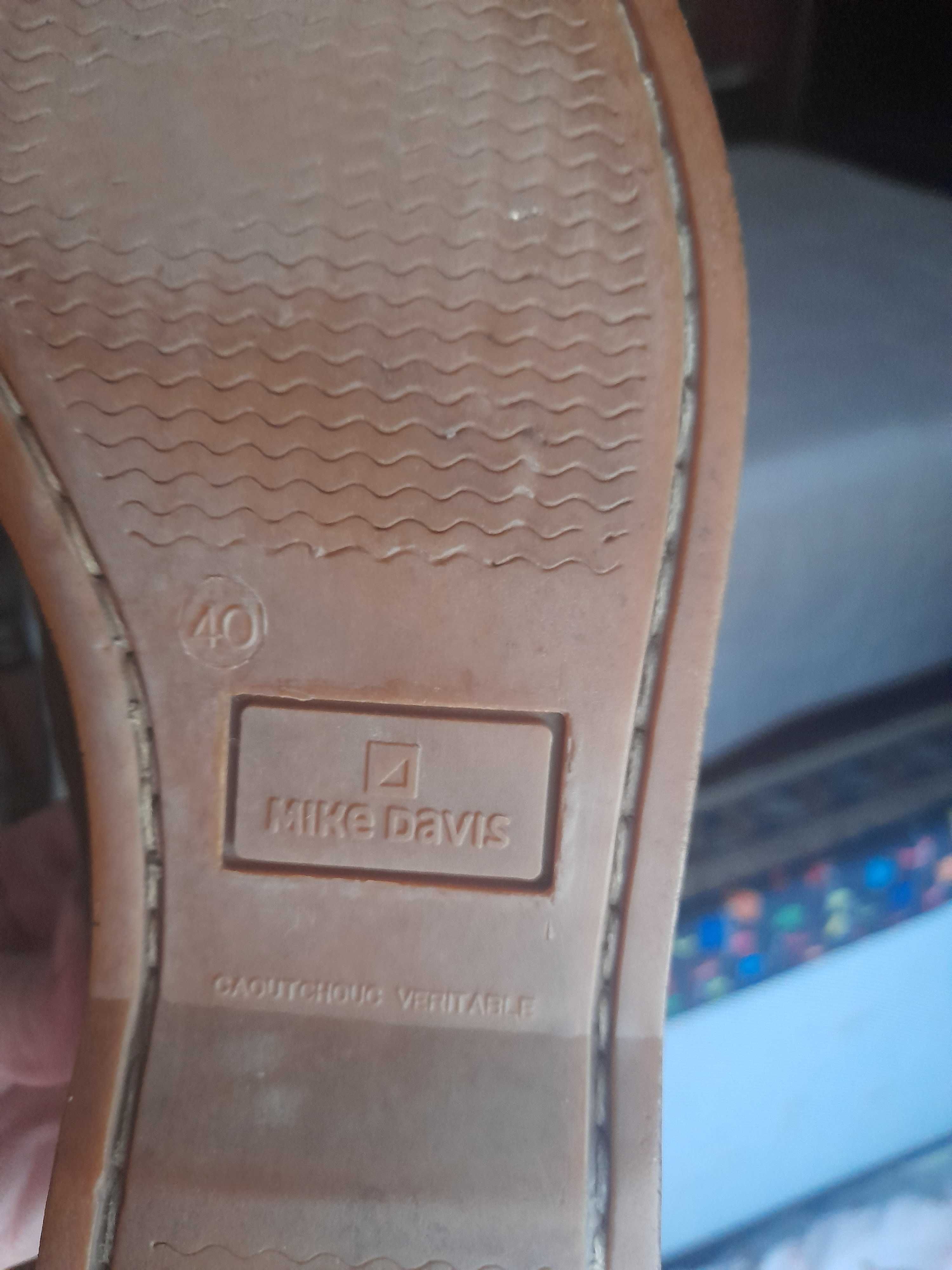 Sapatos castanhos Mike Davis