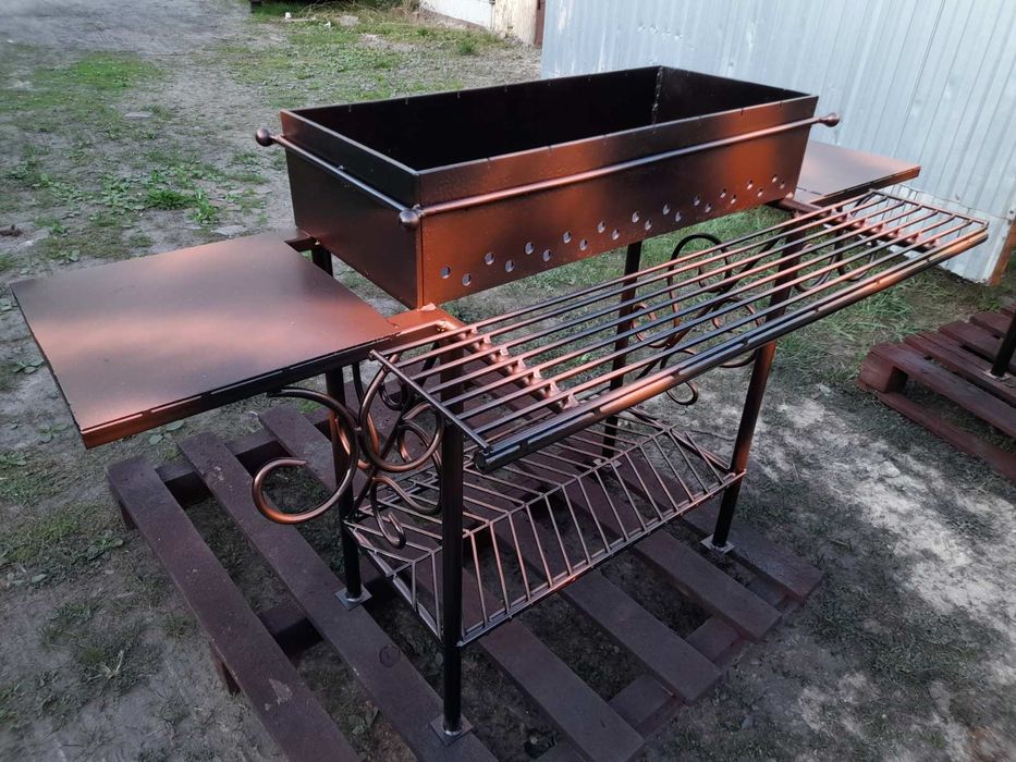 Мангал в наявності.