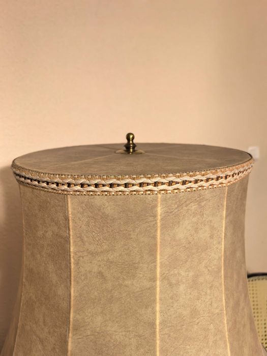 Lampa stojąca retro beżowa brązowa złota abażur z frędzlami antyk