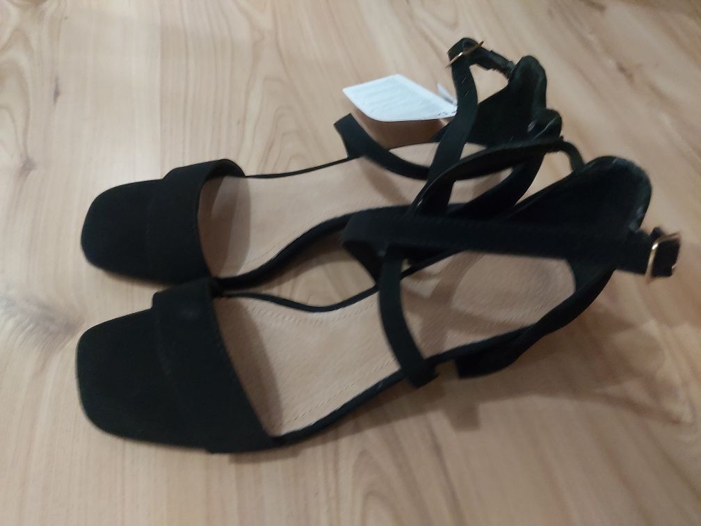 Buty sandały damskie na słupku Nowe r.39